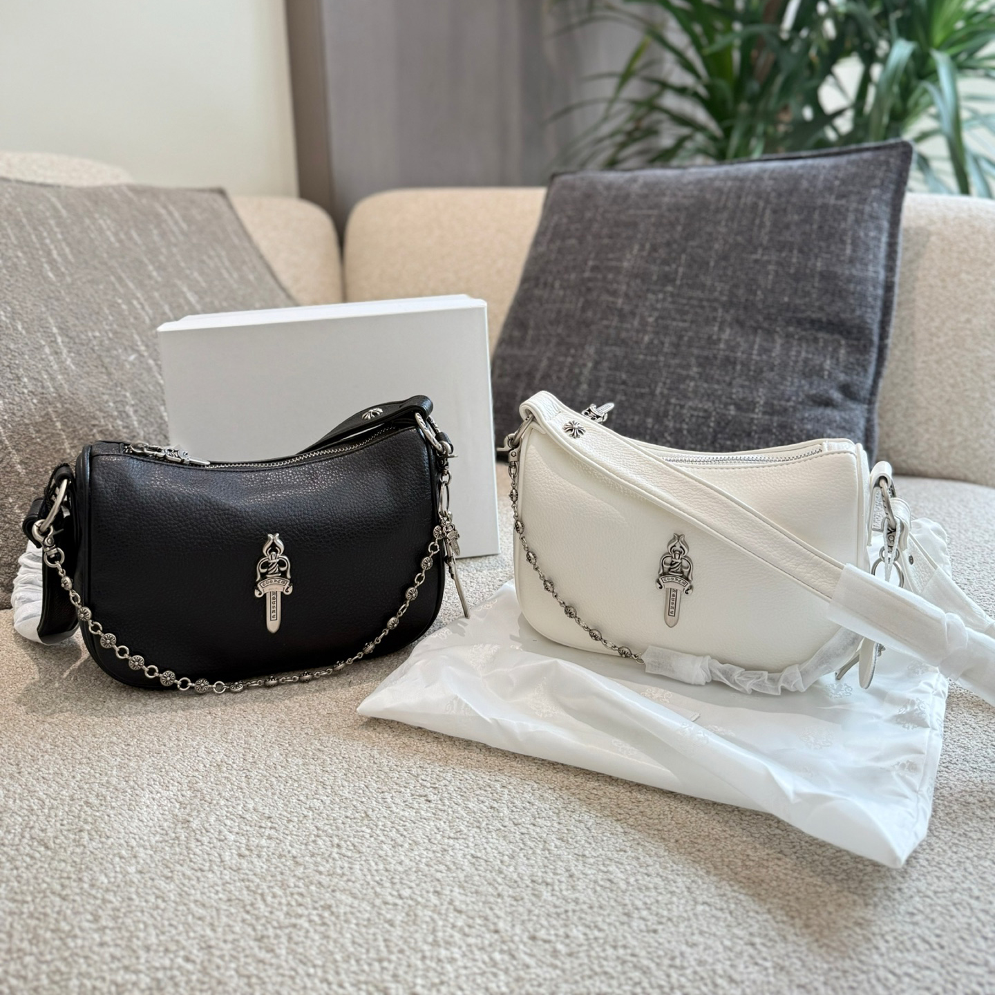 CH Classic Small Shoulder Bag XX25082303