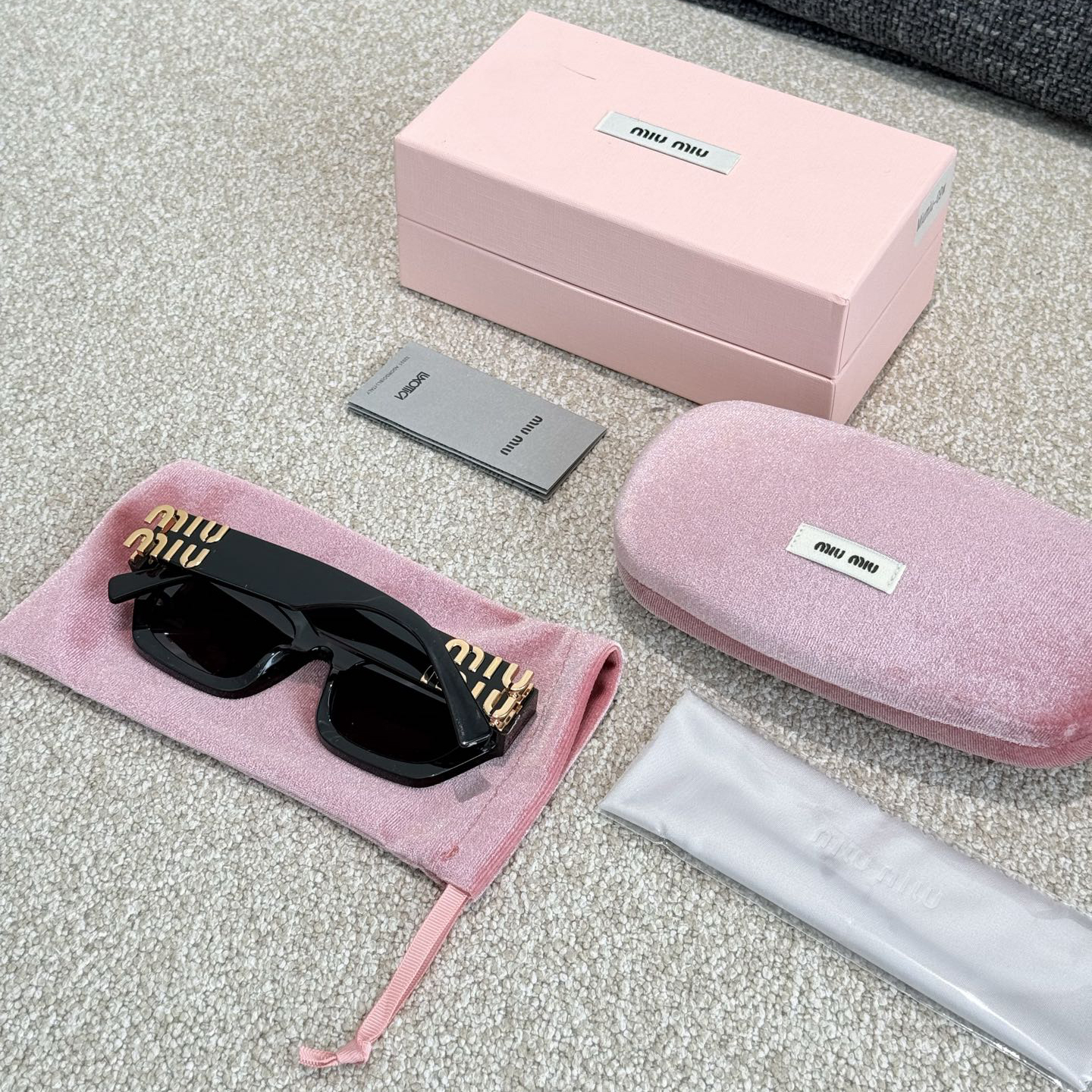 Miu 11w Sunglasses WXR250422