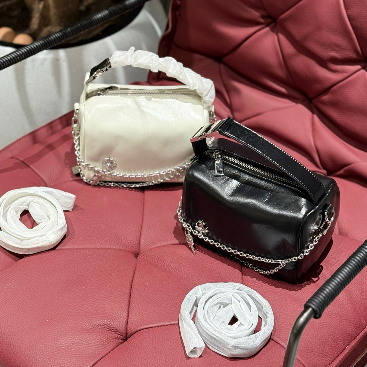 CH Classic Waxed Leather Lunch Bag XX25082311