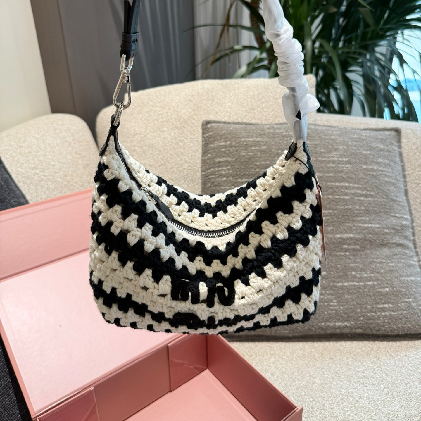 Miu Woven Small Tote XX25082317