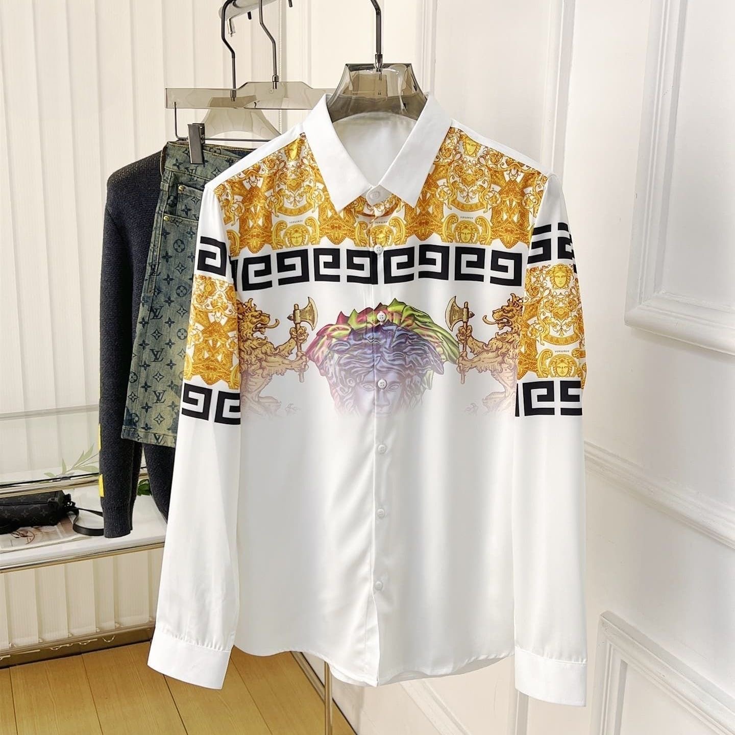 Vs Classic Gradient Medusa Long Sleeve Shirt FE25090329