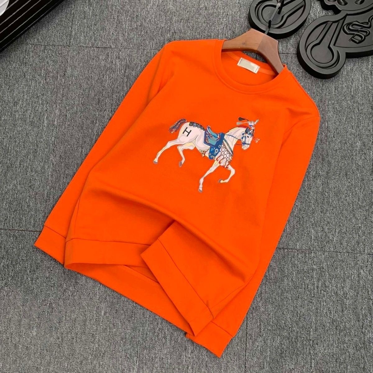 HM Men's Printed Long Sleeve Sweatshirt FE25090333