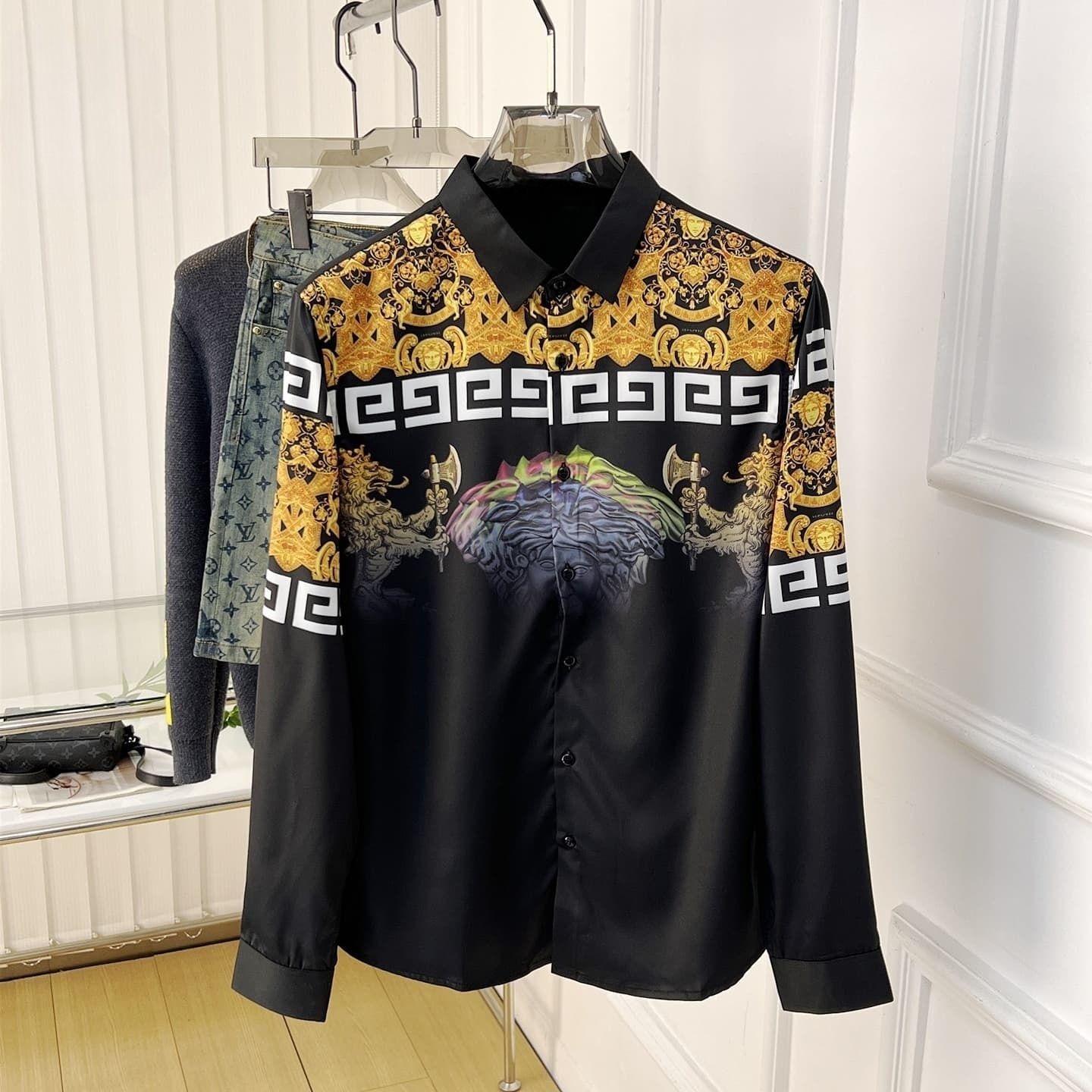 Vs Classic Gradient Medusa Long Sleeve Shirt FE25090329