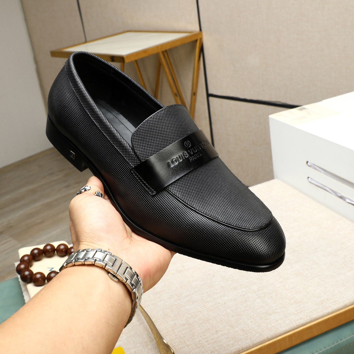 LV Men's Formal Business Leather Shoes FE25090337