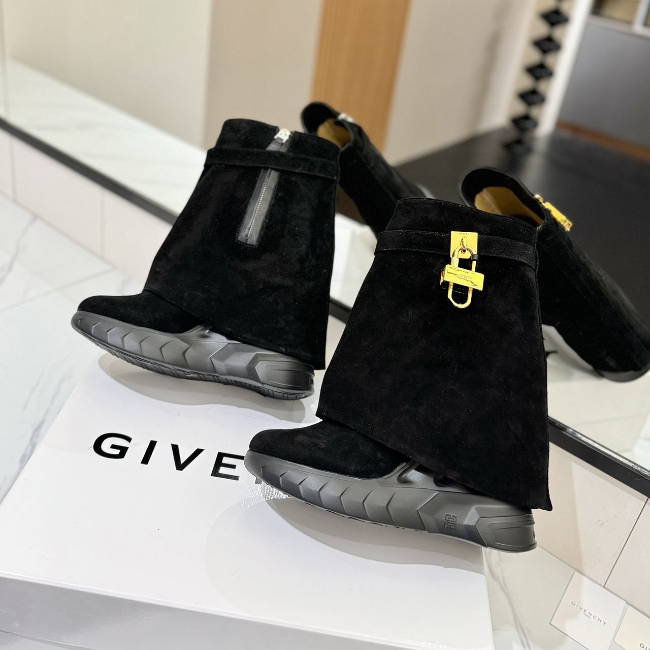 GV 23s Trouser Boots MM25090478