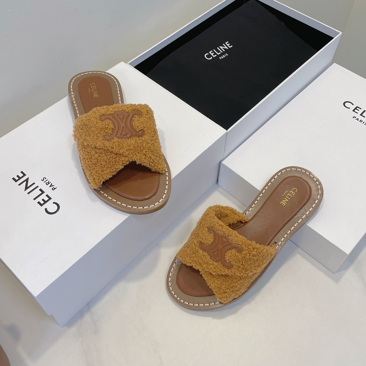 CE Women's Fashionable Plush Slippers MM25090438