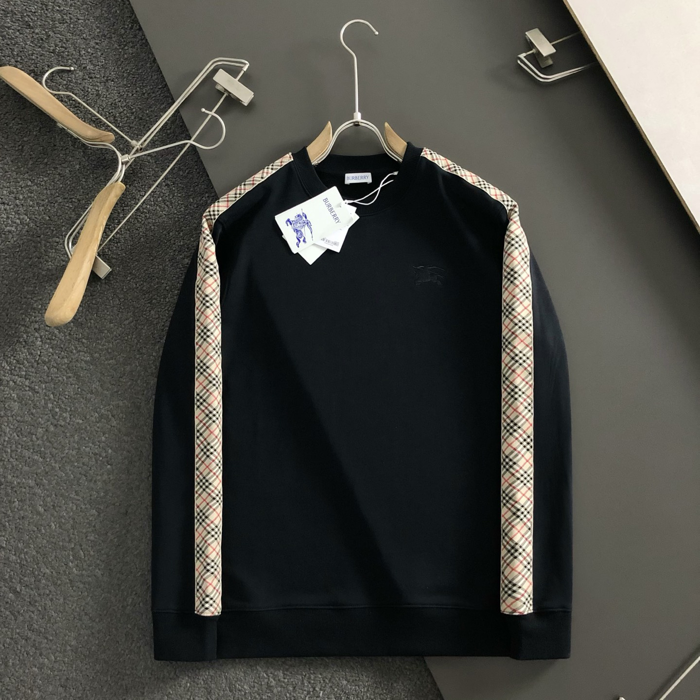 Bur Men's Micro Logo Sweatshirt MM25090403