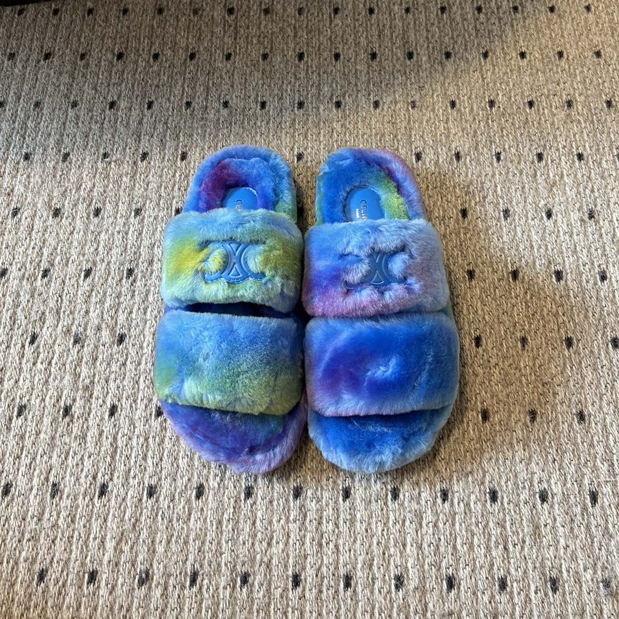 CE Aw Fluffy Slippers MM25090433