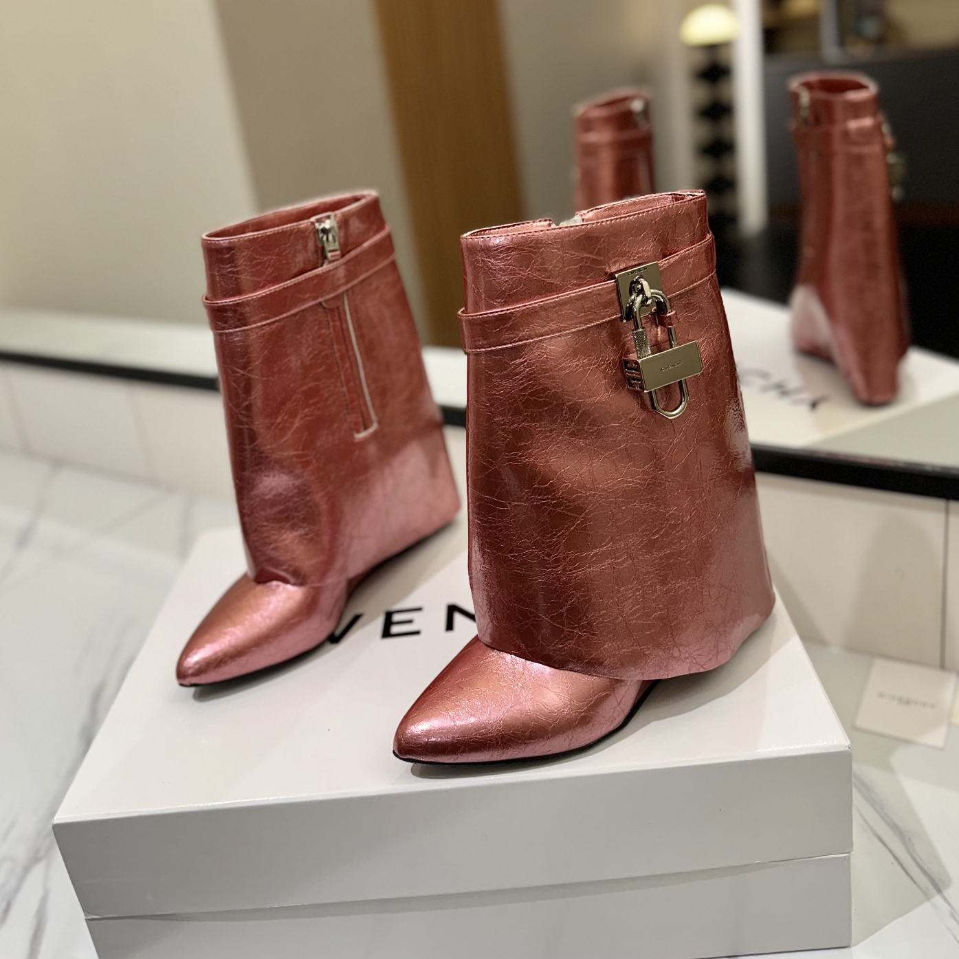 GV 25New Wrinkled Leather High-Heeled Ankle Boots XX25090405