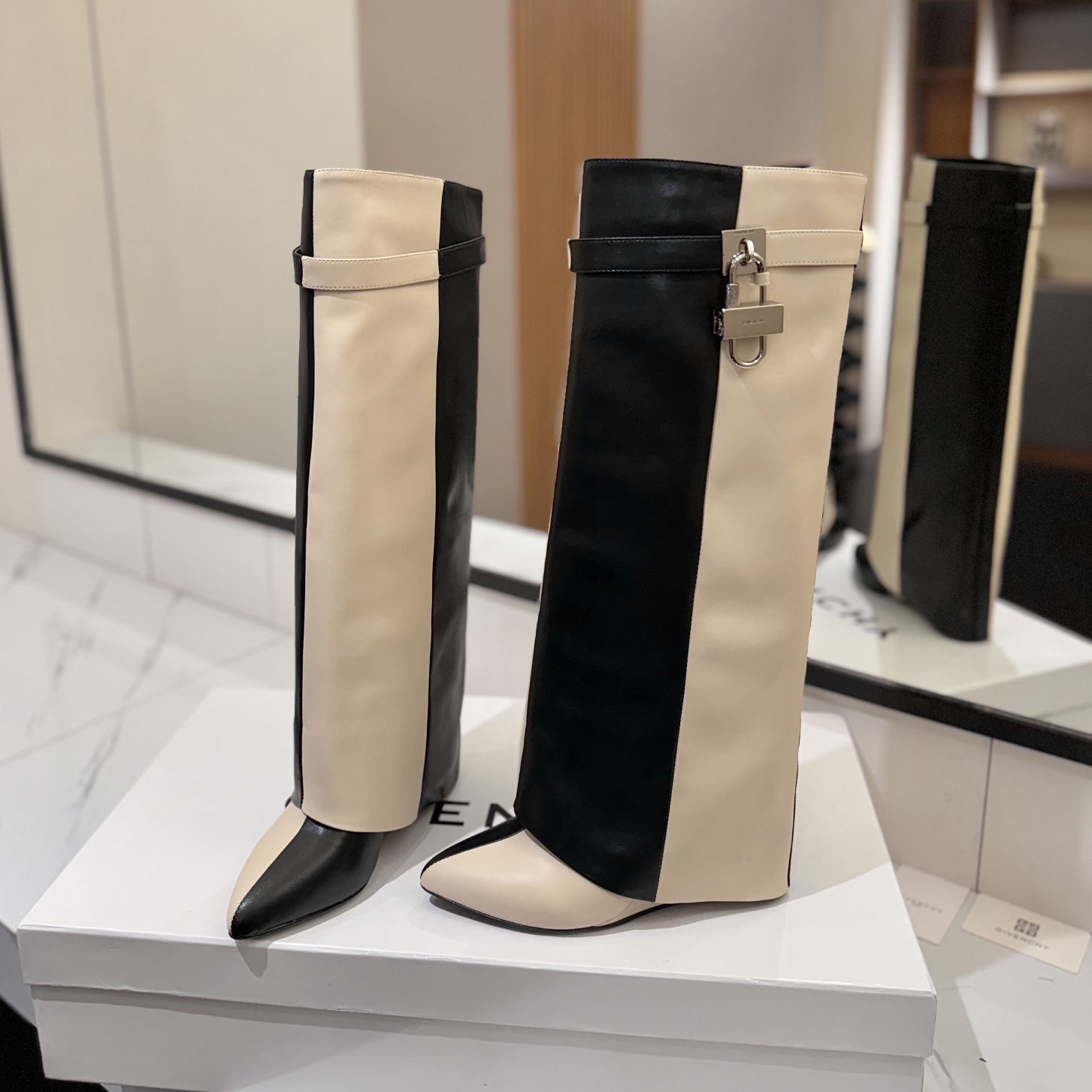 GV 24s Color-Blocked Leather Long Boots XX25090424