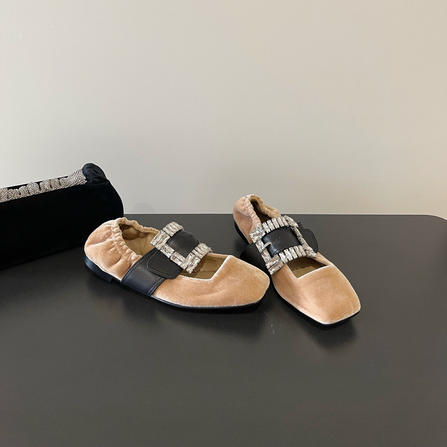 D&G Diamond Buckle Silk Suede Shoes AM25090509