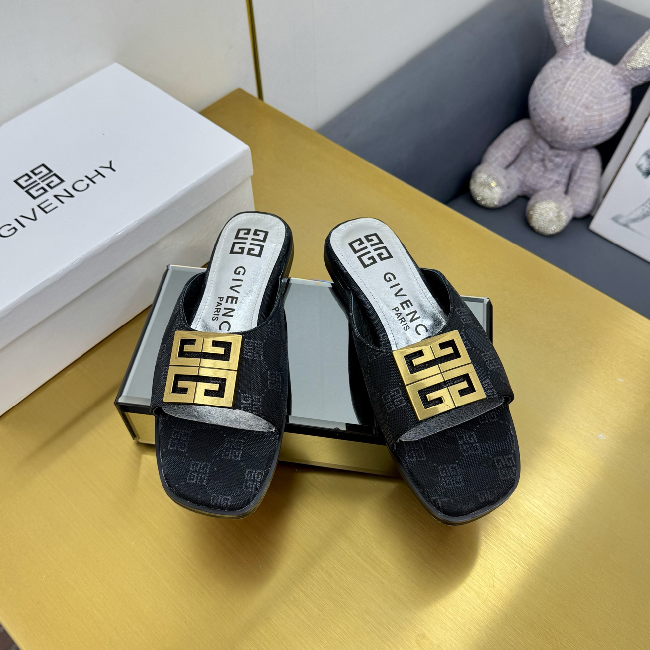 GV 25New Fashion Sandals XX25090427