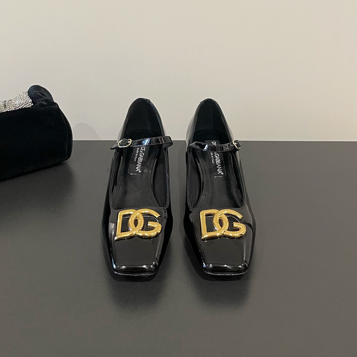 D&G Classic Women's Mid Heel AM25090508