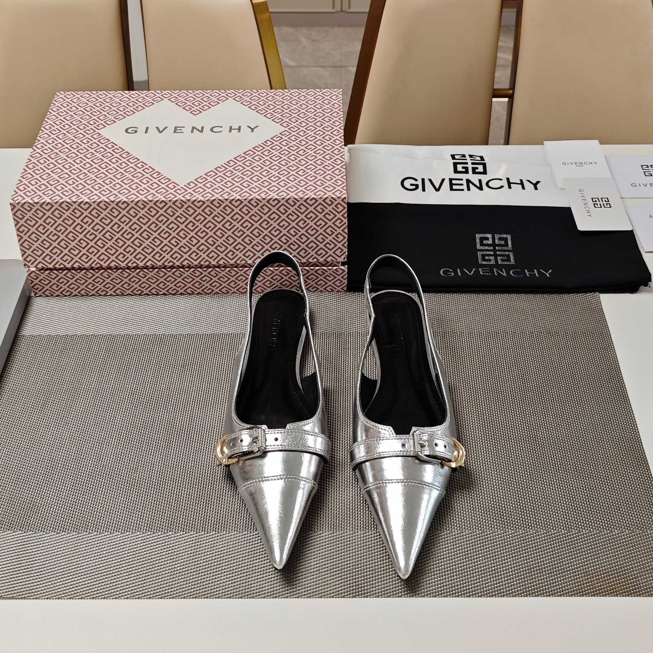 GV Women's Flat Pointed Toe Shoes XX25090411