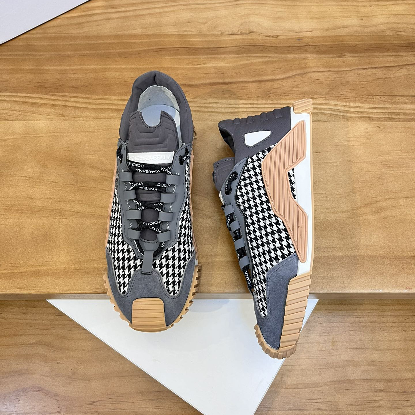 D&G Low-Top Couple's Casual Shoes AE250900717