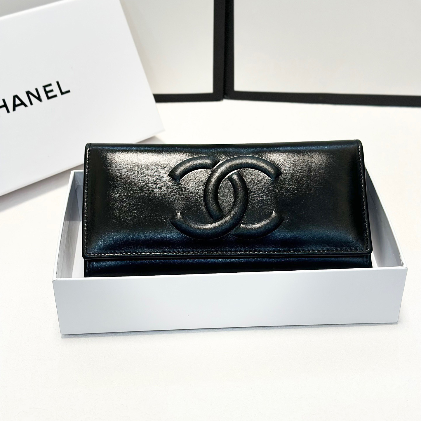 CH Fashion Women's Folding Wallet XX250900801