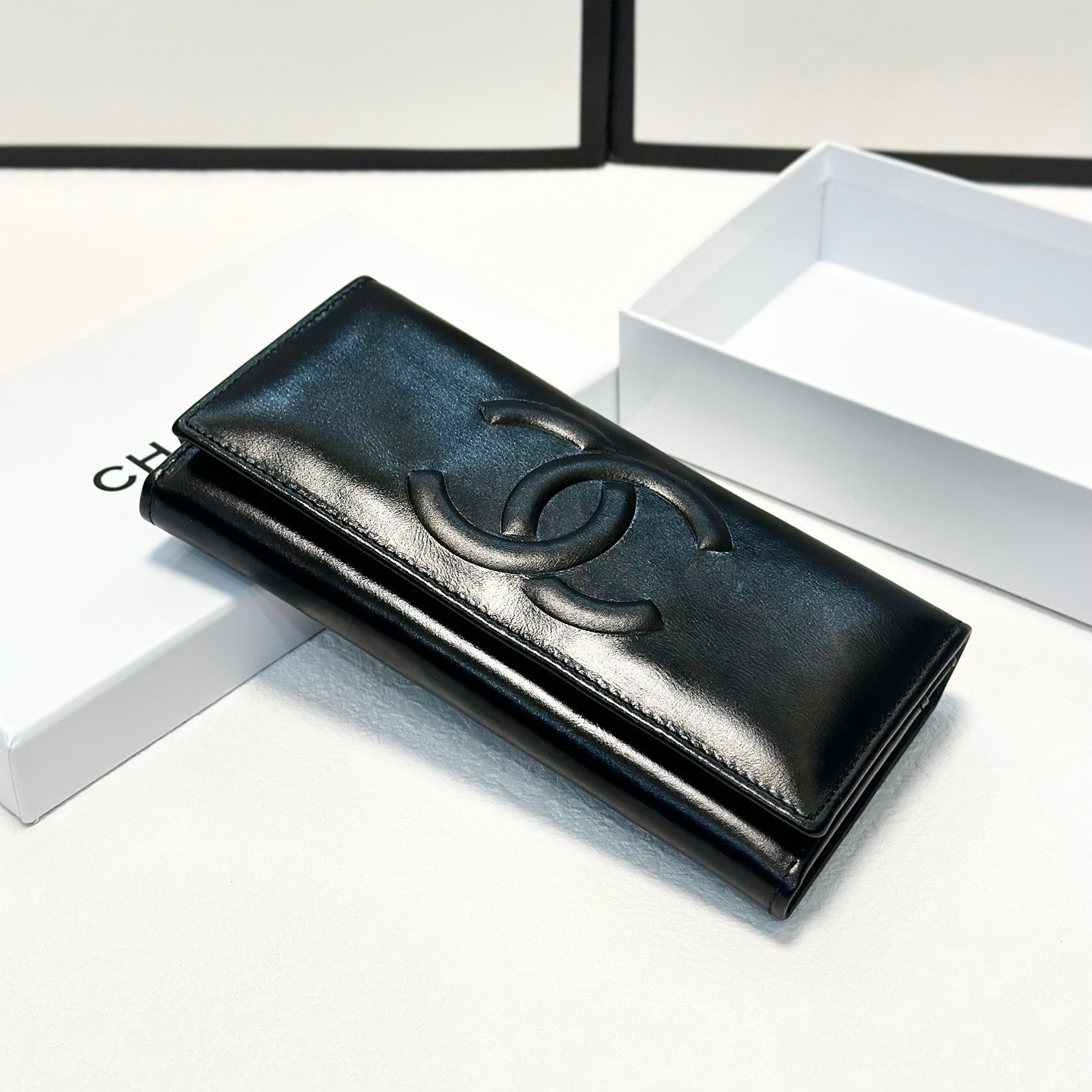 CH Fashion Women's Folding Wallet XX250900801