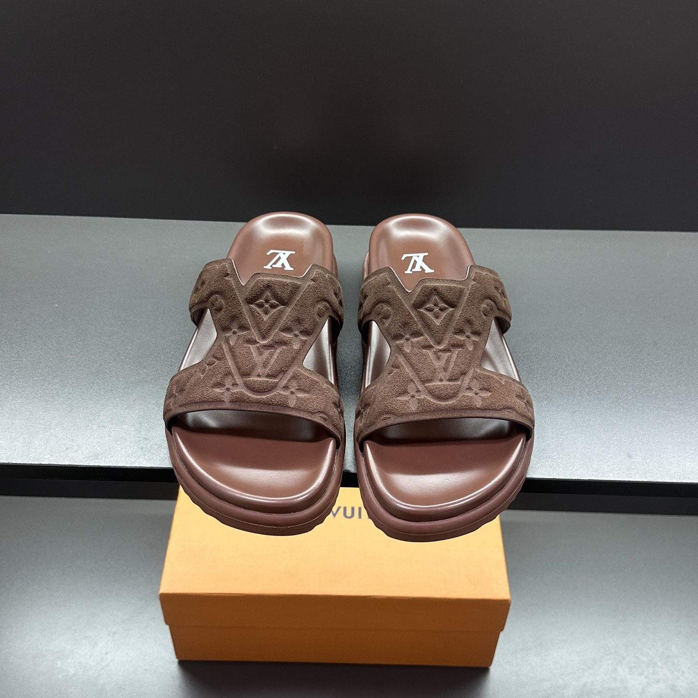 LV Men's 25New Suede Sandals XX25090848