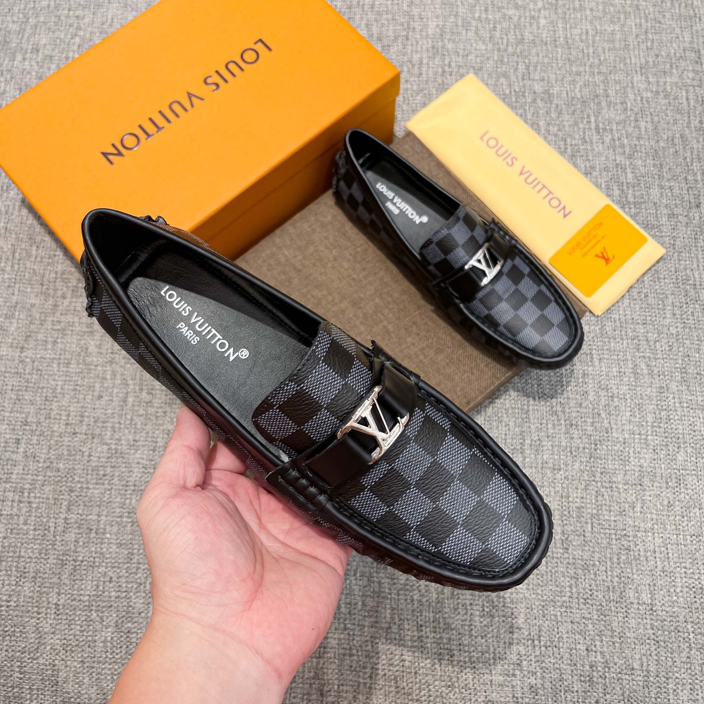 LV Men's Classic Loafers XX25090844