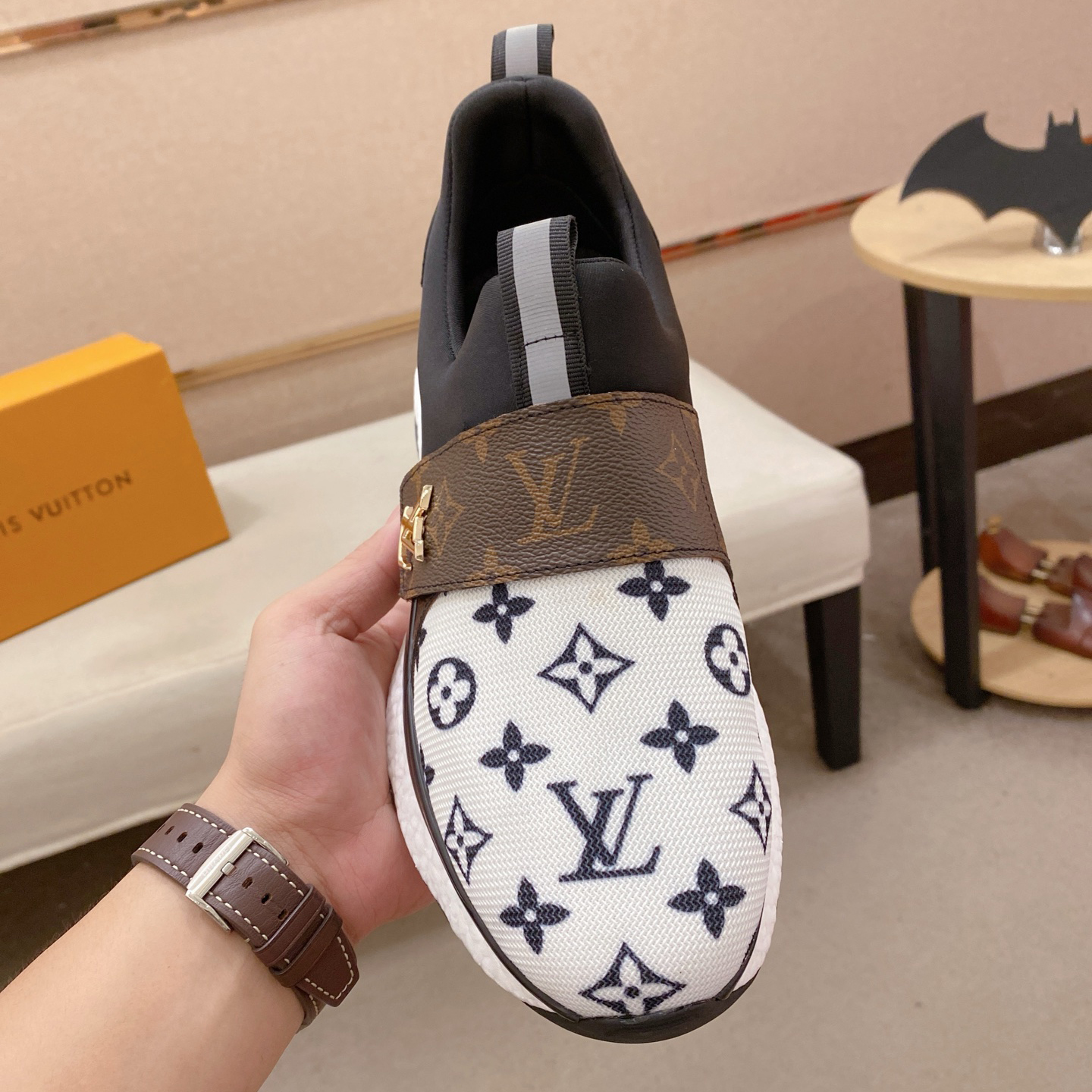 LV Men's Classic Casual Shoes XX250900830