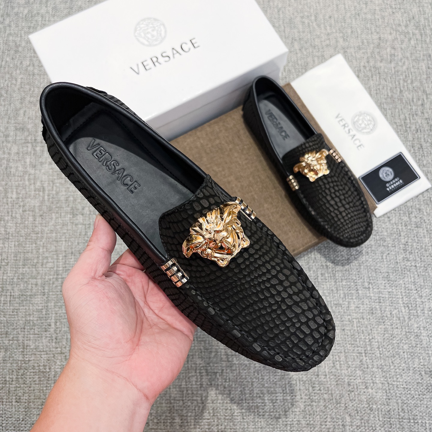 Vs Men's Medusa Logo Loafers XX25090840