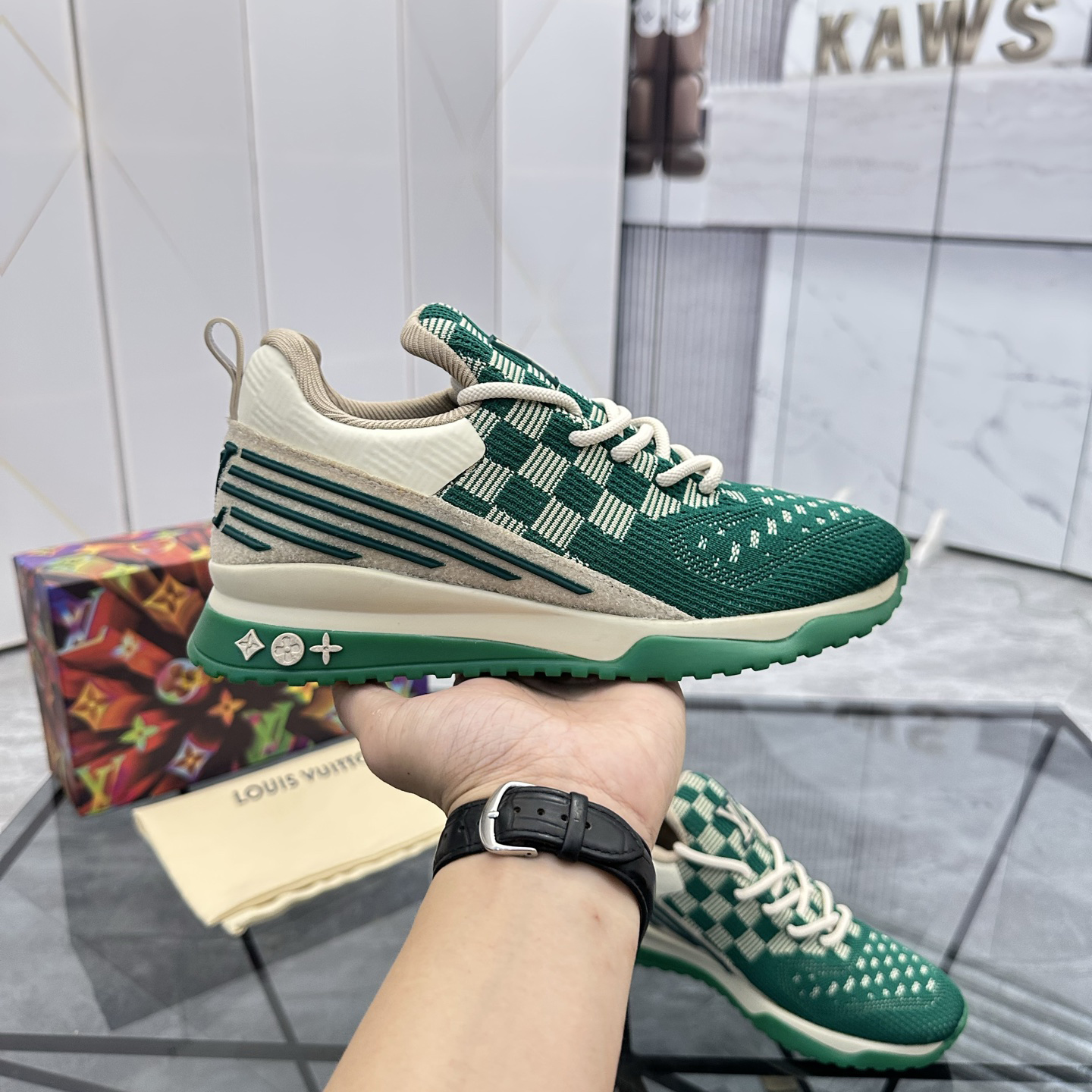 LV 25New Flyknit Sports Shoes XX25090855