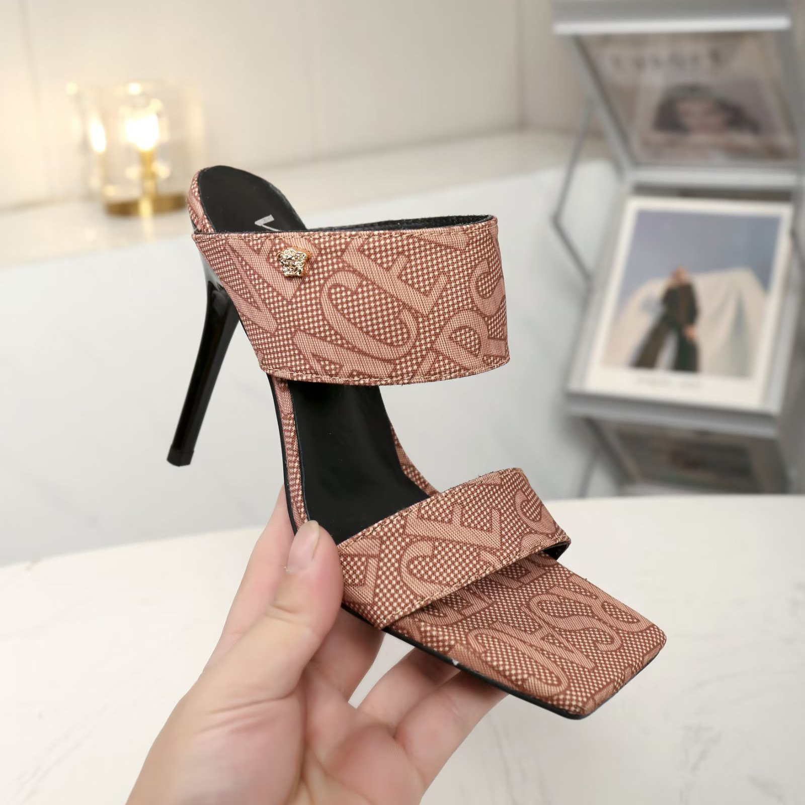 Vs Canvas Micro Logo Women's High Heels XX250900818