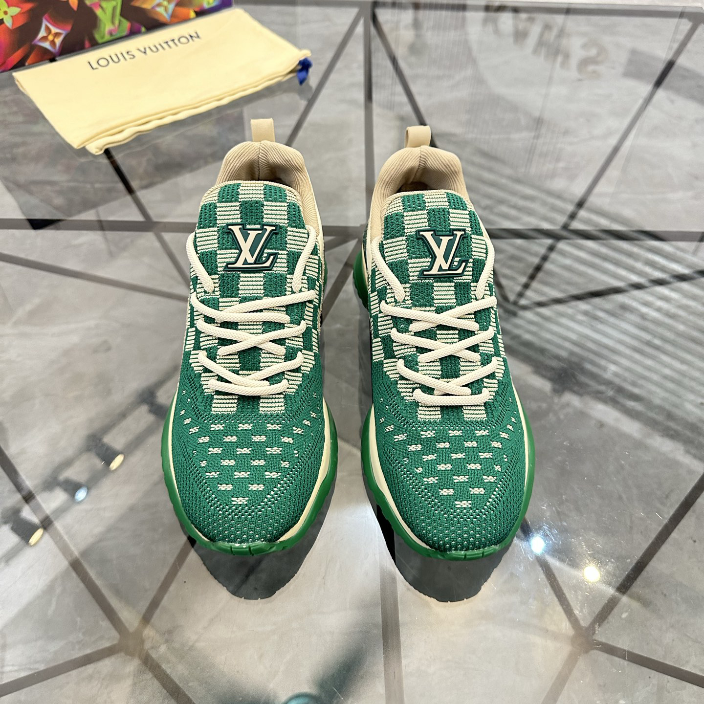 LV 25New Flyknit Sports Shoes XX25090855