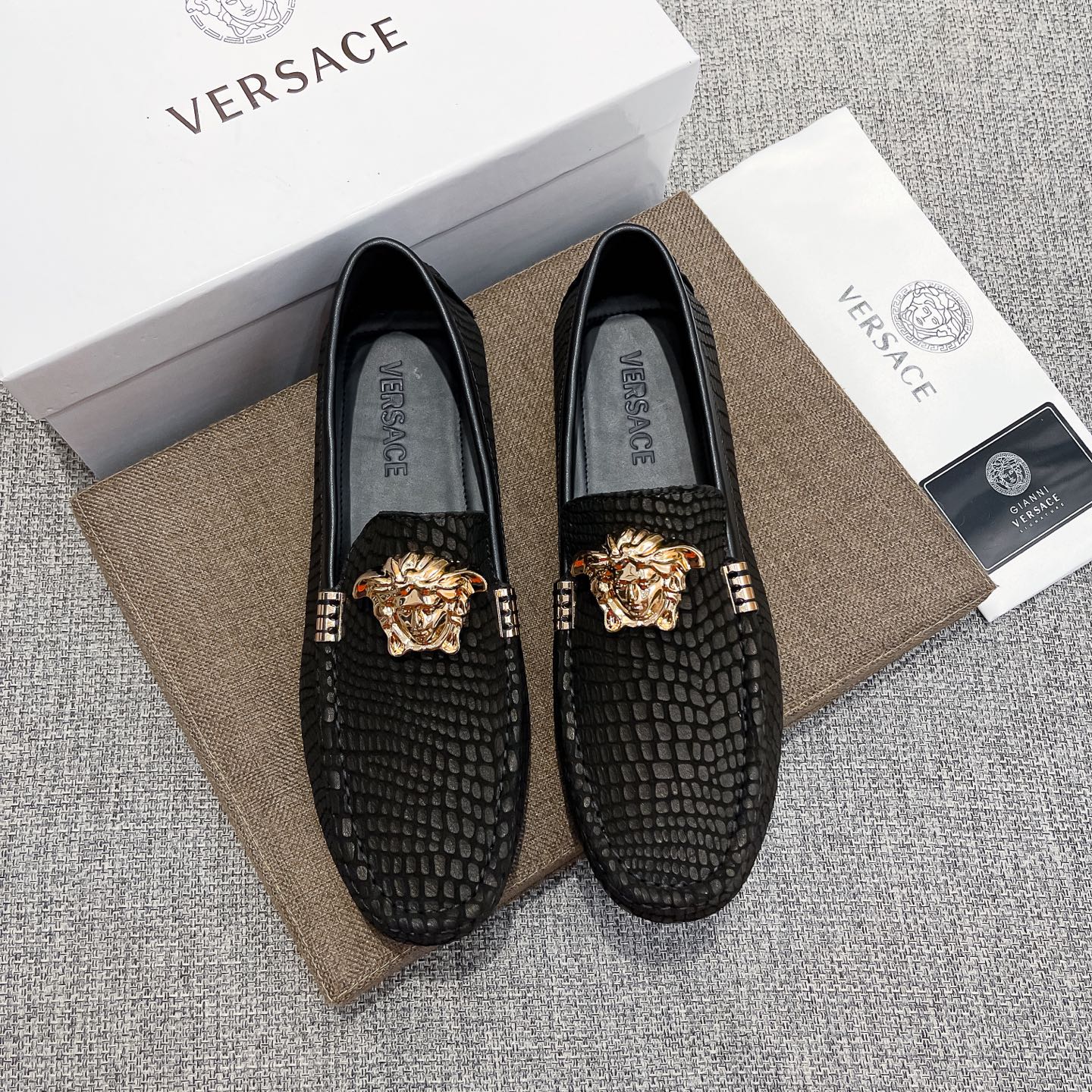Vs Men's Medusa Logo Loafers XX25090840