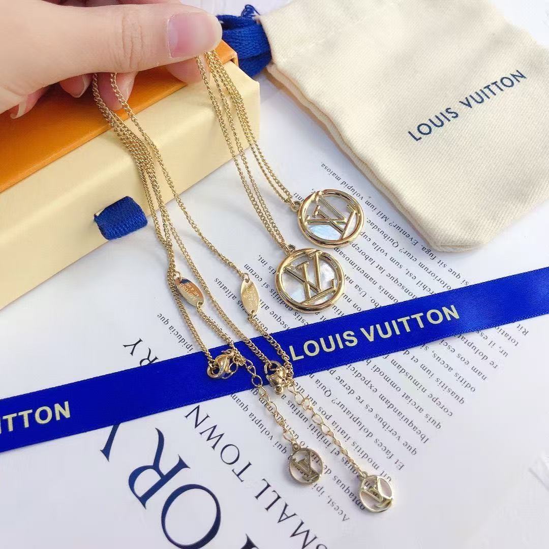 LV Mother-of-pearl Pendant Necklace YPD25090916