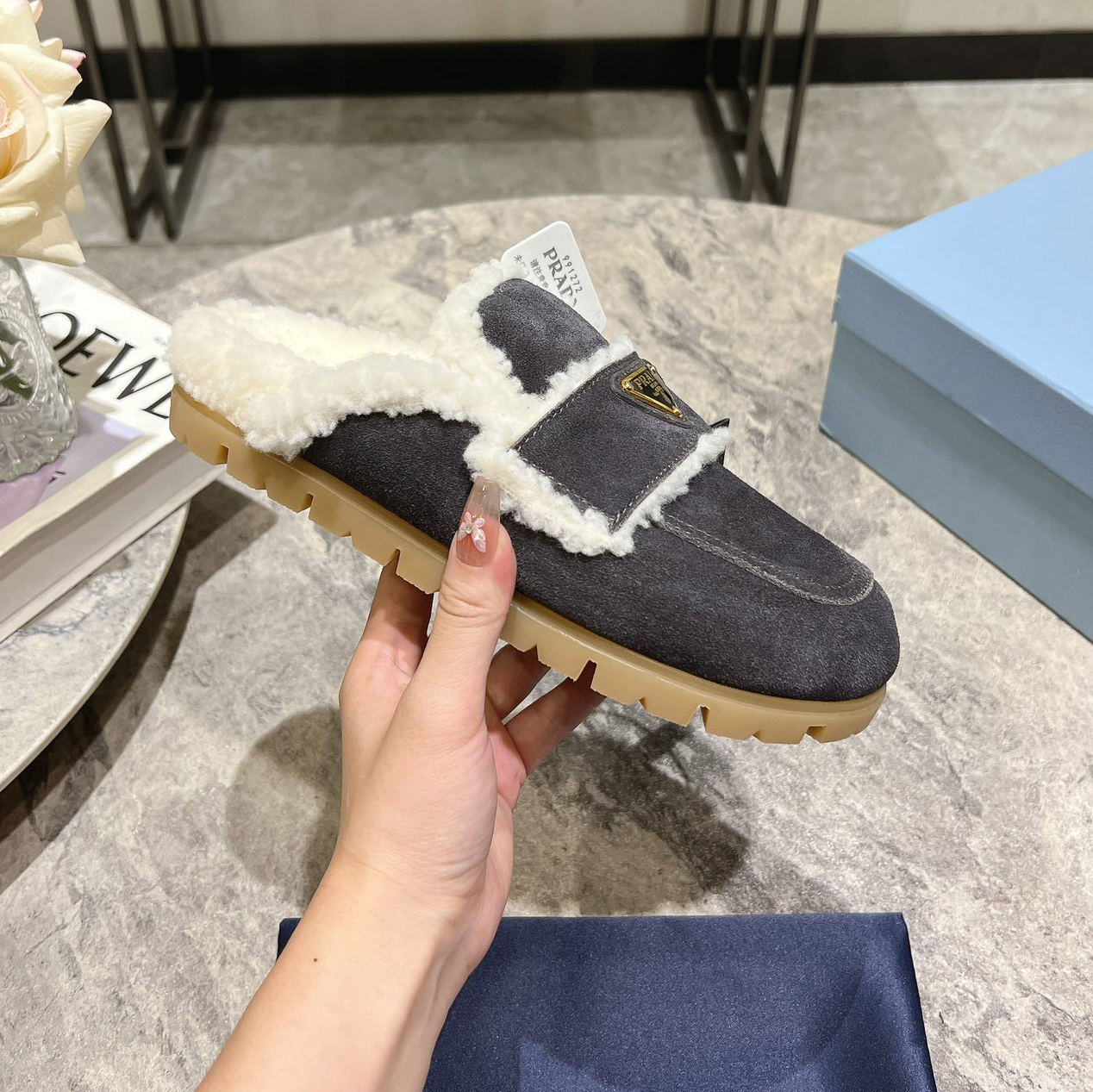 PRA British Style Fluffy Slippers AM25090918