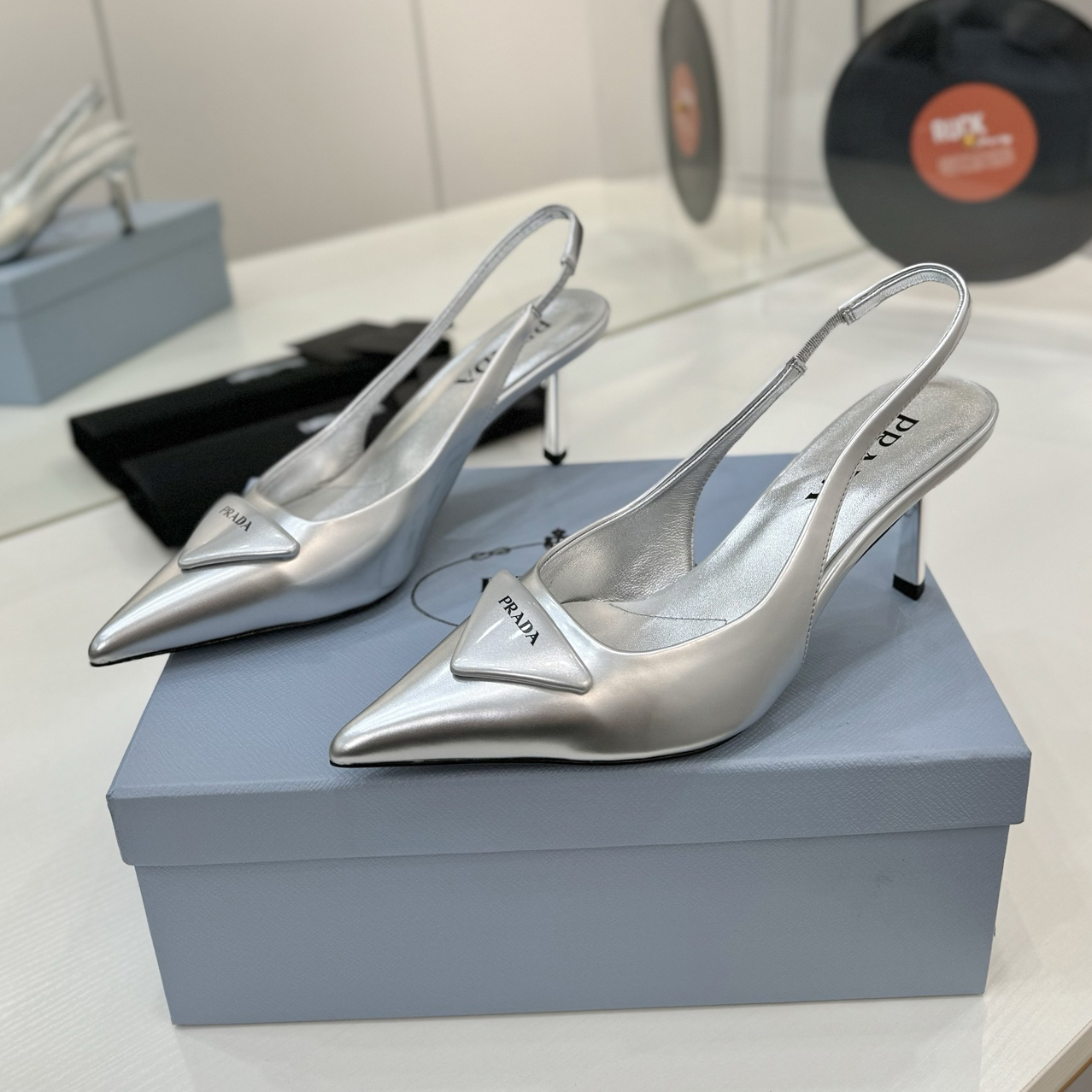 PRA Women's Pointed Toe Triangle Buckle Sandals AM25090930