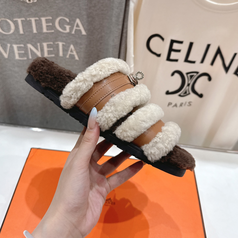 HM Fashion Fluffy Slippers XX25091001