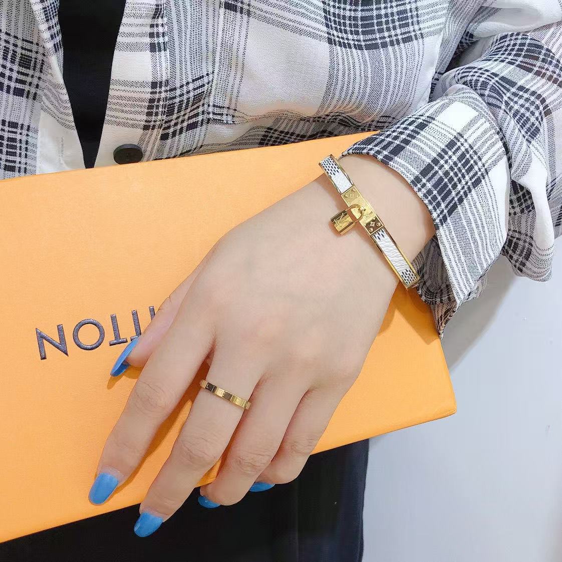 LV  Blooming Bracelet YPD25090912