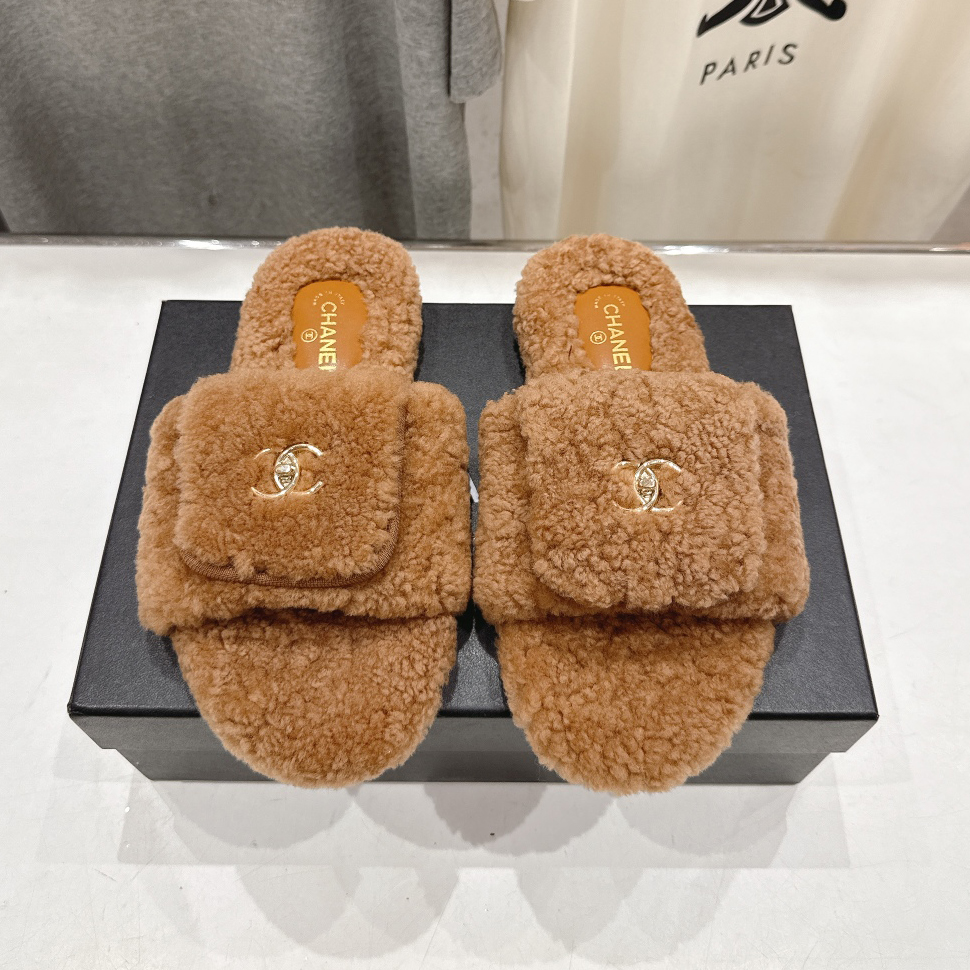 CH Fashion Fluffy Slippers XX25091002