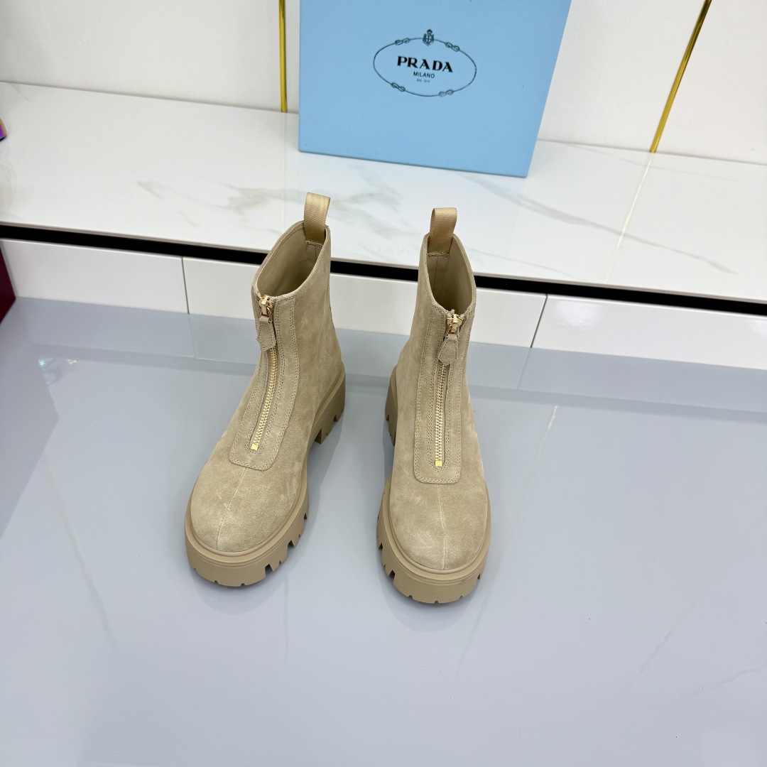 PRA Classic Triangle Logo Ankle Boots AM25090902