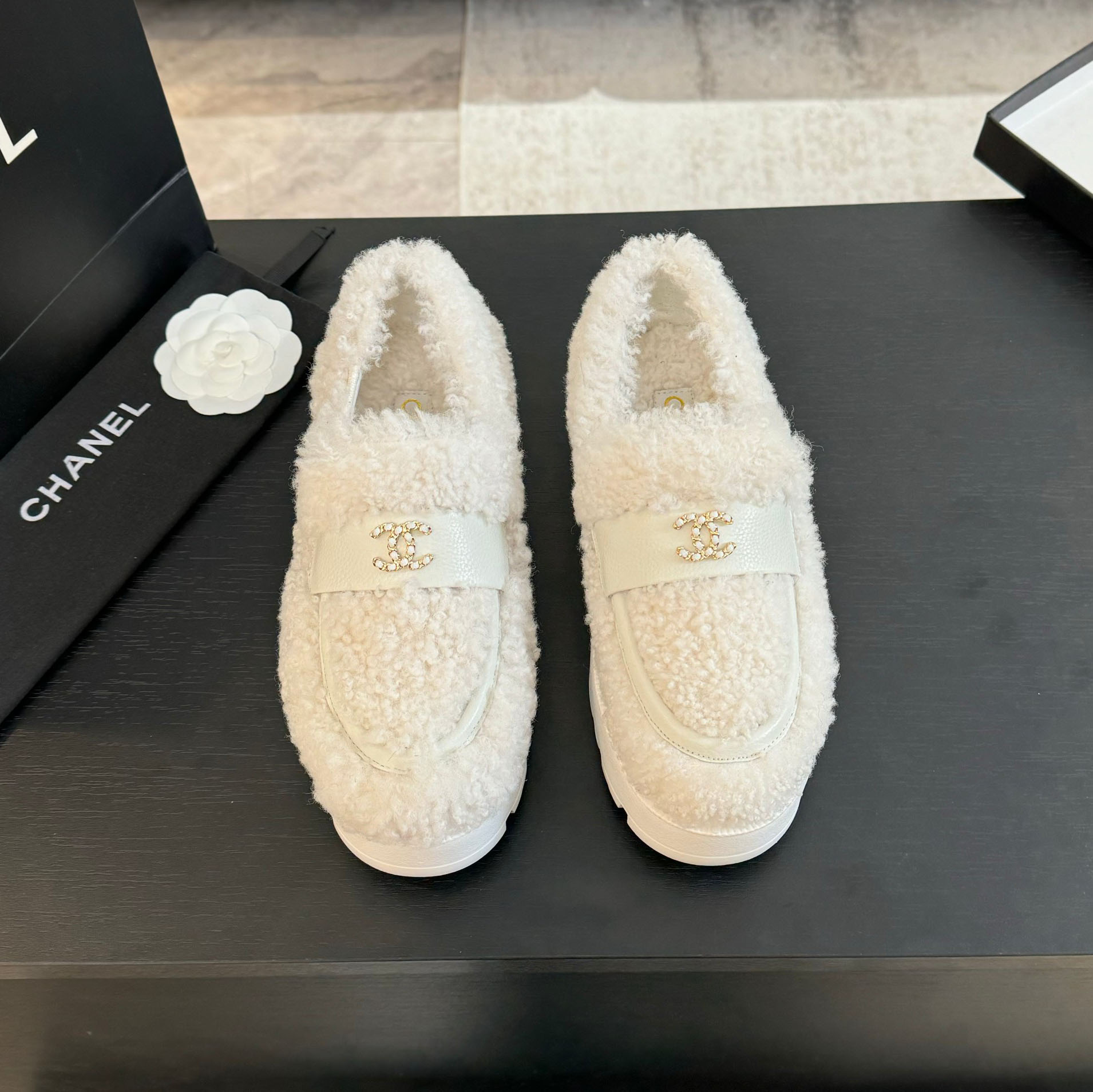 CH Lamb's Curl Plush Shoes ST250211