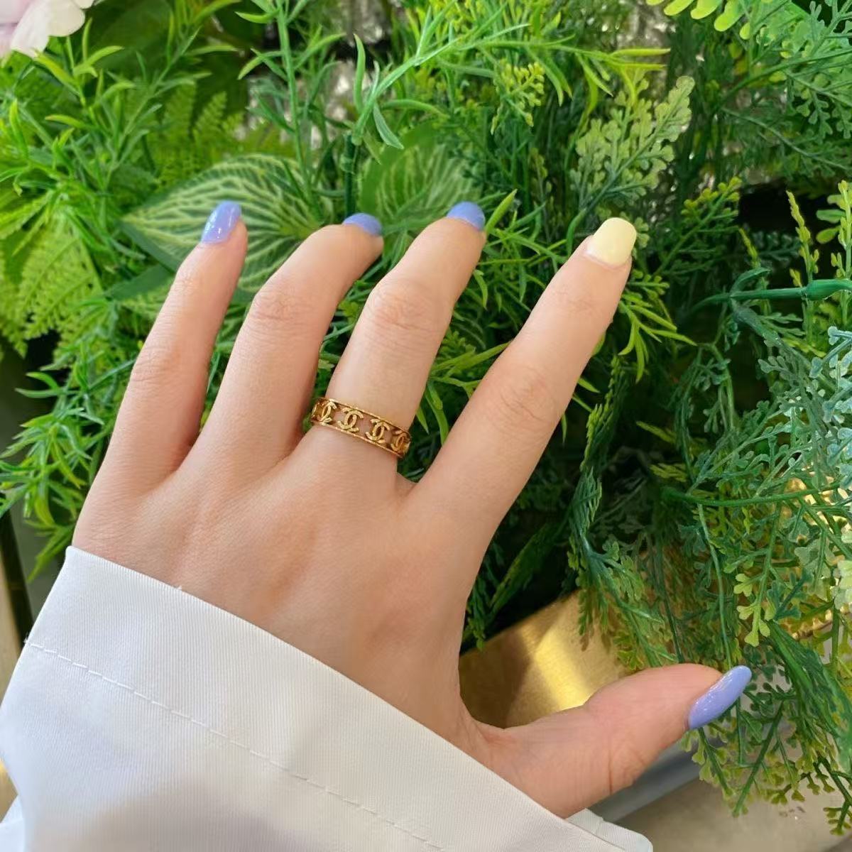 CH Double C Openwork & Engraved Gold Ring YPD25091023