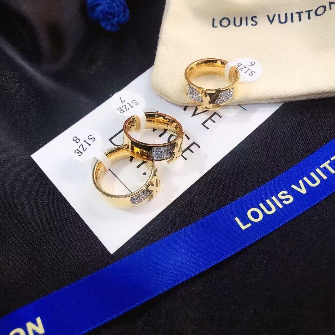 LV Golden Crystal V - Shaped Ring YPD25091032