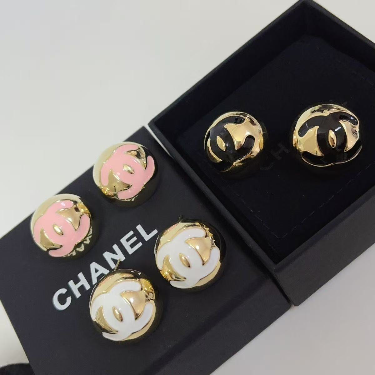 CH Double - C Enamel Round Earrings YPD25091039