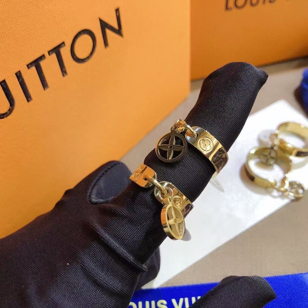 LV Golden Pendant Ring YPD25091030