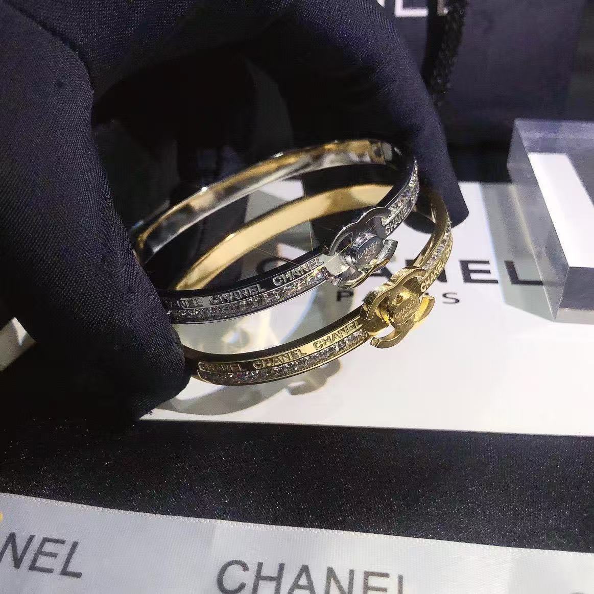 CH Double C Crystal - Embellished Engraved Narrow Bangle YPD25091020