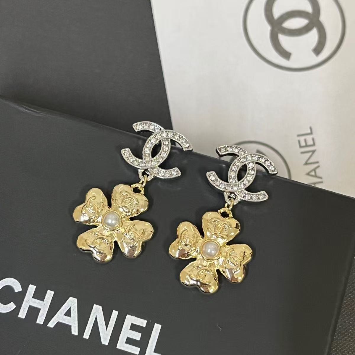 CH  Double C diamond - studded clover pearl drop earrings YPD25091119