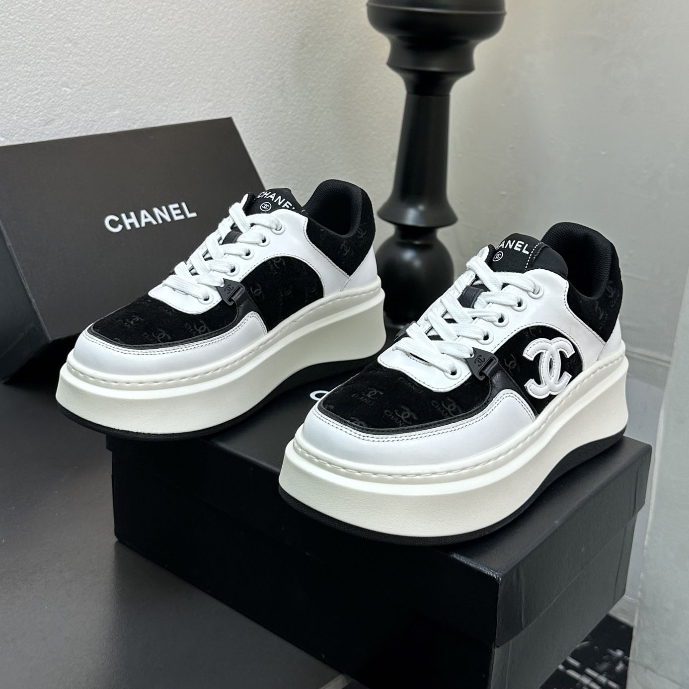 CH Logo Embossed Casual Sneakers VB25091020