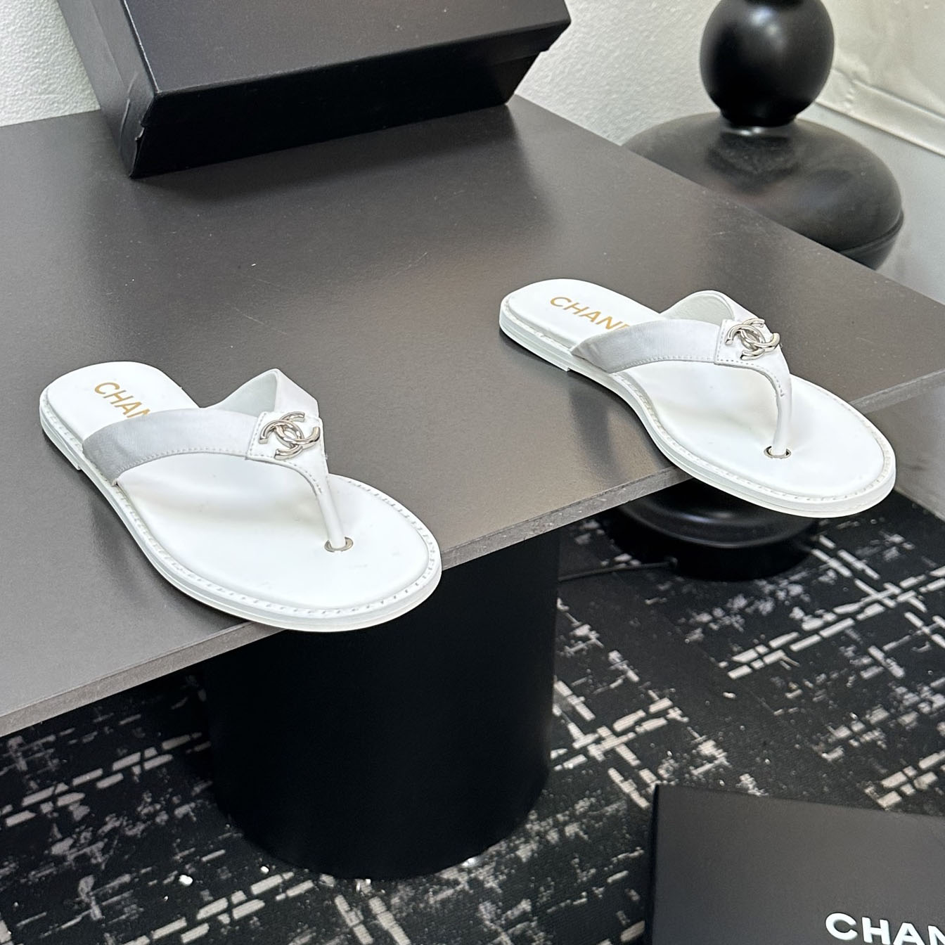 CH Classic Flip Flops AE25091107