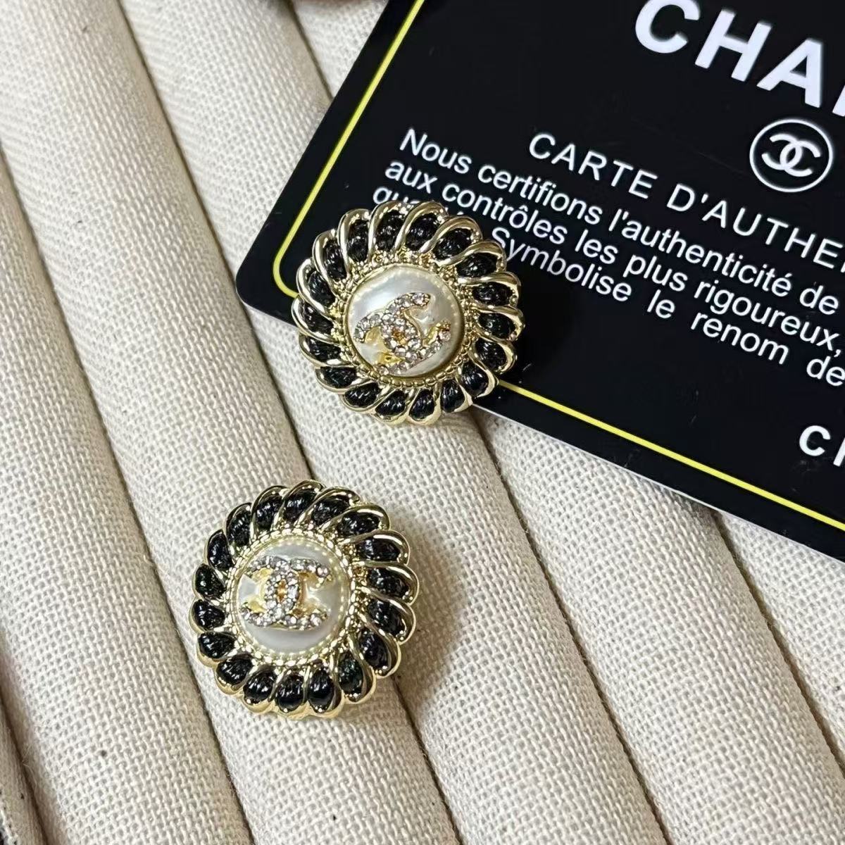 CH Round Vintage-button Style Earrings YPD25091106