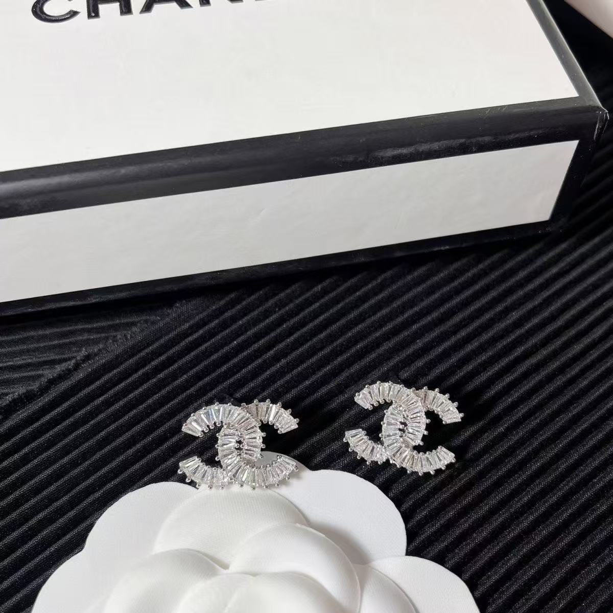 CH  Double C crystal earrings YPD25091104