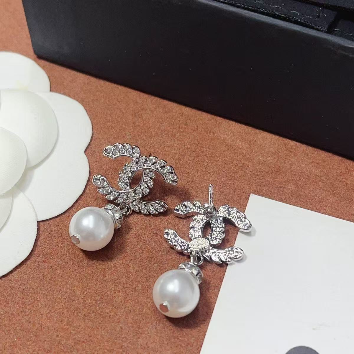 CH  Silver - toned double C pearl drop earrings YPD25091120