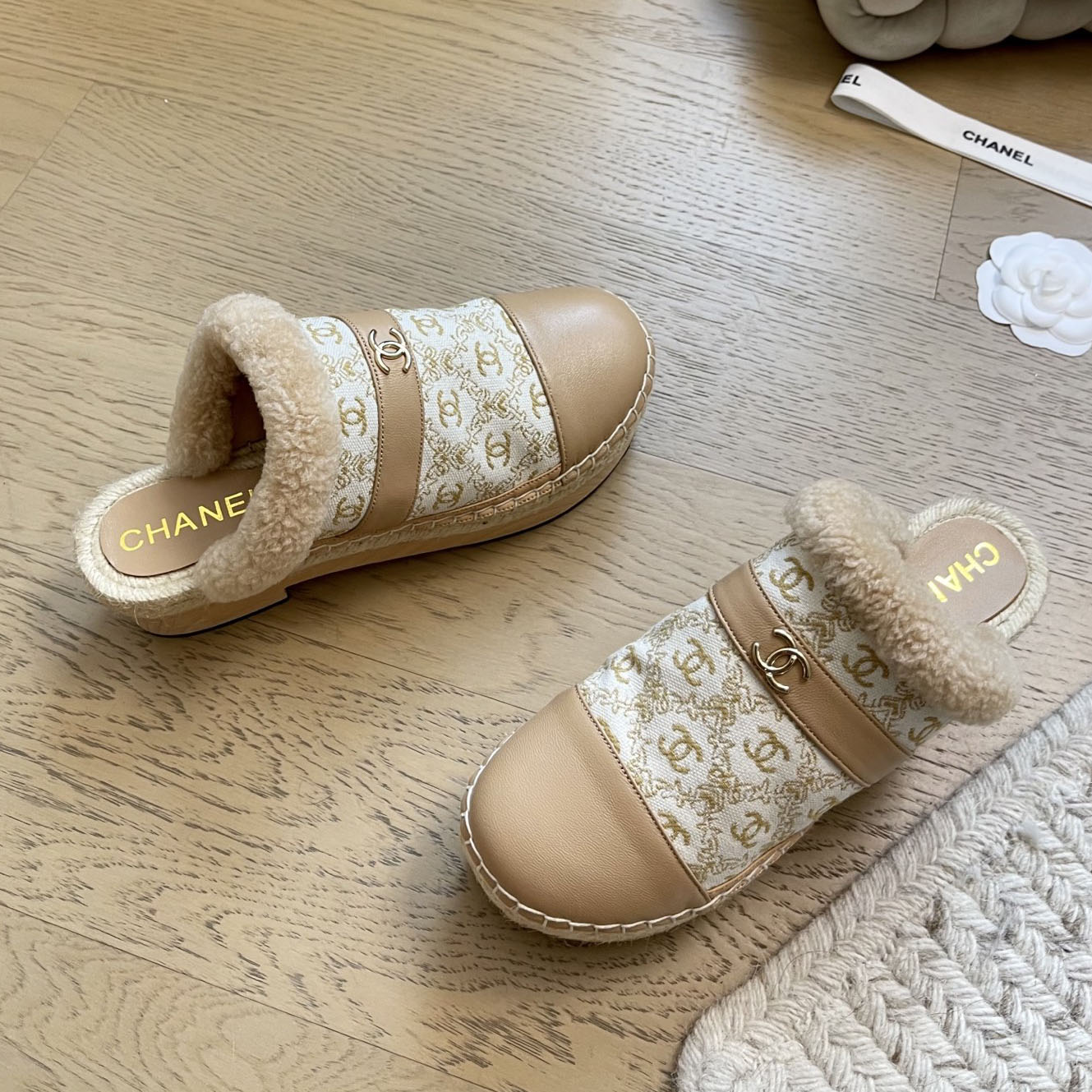 CH Wool Thick-Soled Wood-Grain Mules AE25091104