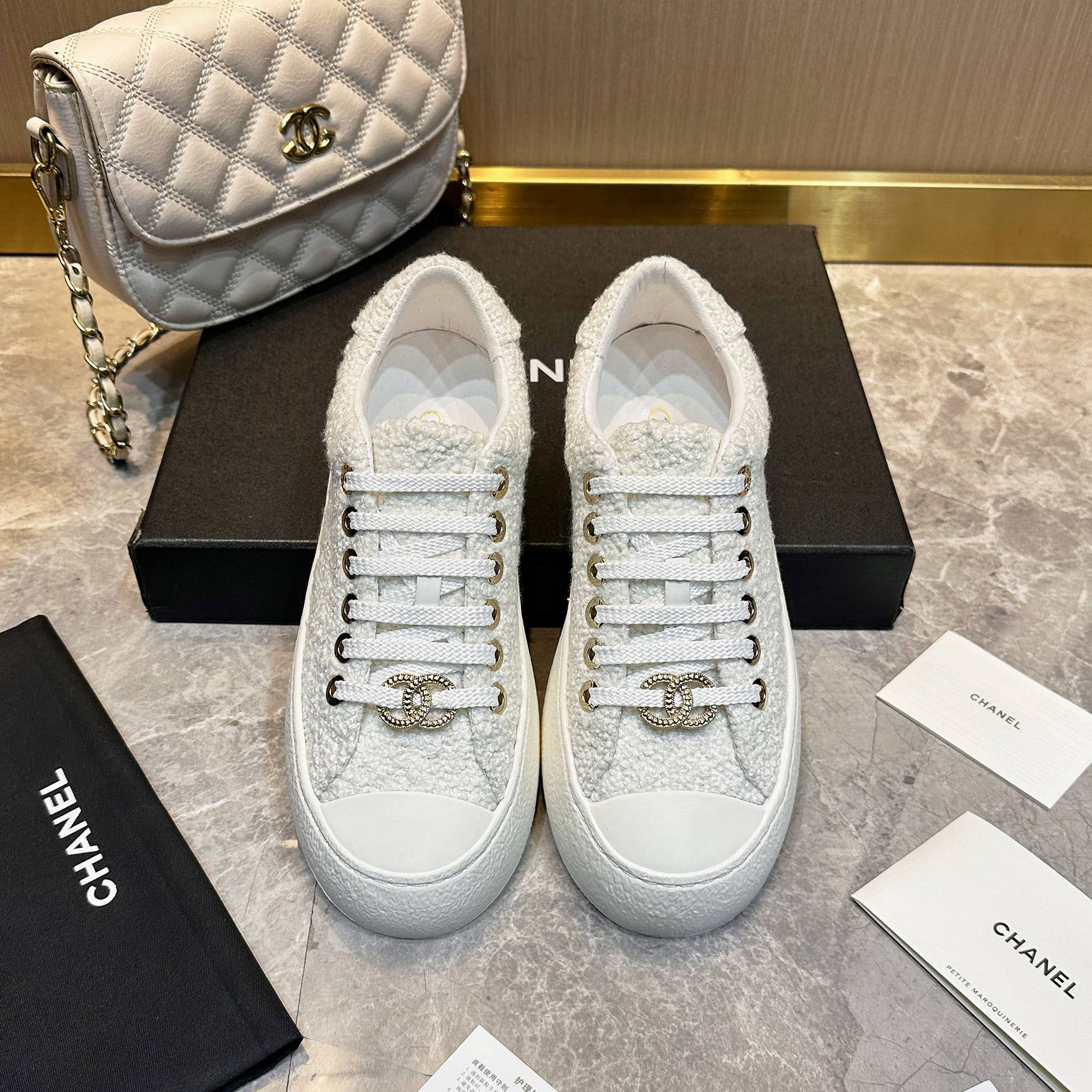 CH Classic Casual Sneakers AE25091119